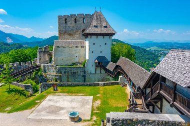 Slovenya 'da güneşli bir günde Celje kalesi