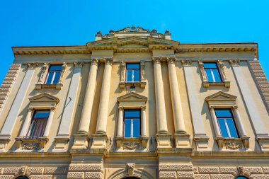 Slovenya 'nın Celje kentinin tarihi merkezinde renkli cepheler