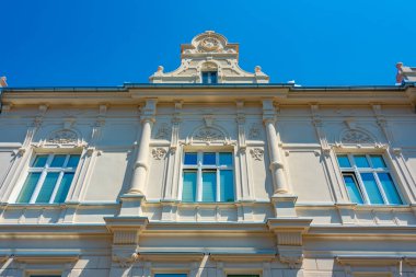 Slovenya 'nın Celje kentinin tarihi merkezinde renkli cepheler