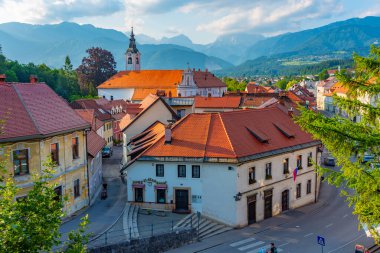 Sloven kenti Kamnik 'in hava manzarası