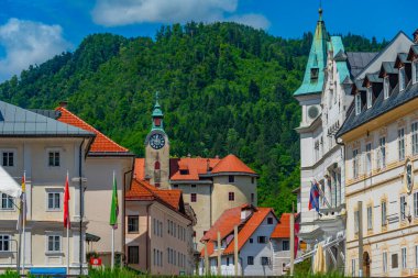Slovenya 'nın İdrija kentinde tarihi bir cadde