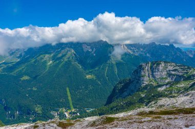 Slovenya 'daki Kanin-Bovec kayak merkezinde yaz günü