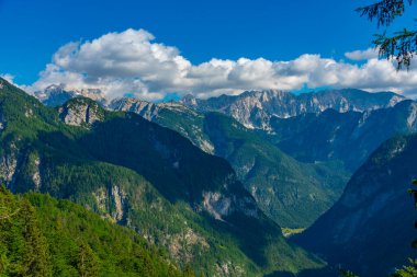 Slovenya 'daki Triglav ulusal parkına Supca bakış açısından bak