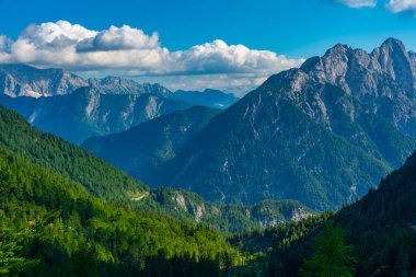 Slovenya 'daki Triglav ulusal parkına Supca bakış açısından bak