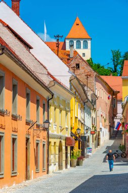 Slovenya 'nın Ptuj kentindeki Dar Sokak