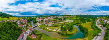 Slovenya 'daki Zuzemberk şatosunun Panorama manzarası