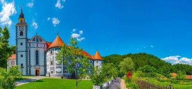 Slovenya 'daki güzel Olimje manastırı güneşli bir günde