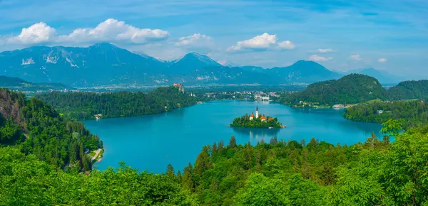 スロベニアのブレッド湖の空中写真 — ストック写真