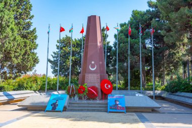 Bakü, Azerbaycan, 16 Eylül 2023: Bakü, Azerbaycan 'da Türkiye şehitlik anıtı