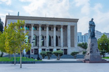 Bakü, Azerbaycan, 17 Eylül 2023: Bakü 'de Azerbaycan Devlet Akademik Tiyatrosu