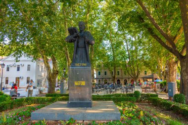 Trebinje, Bosna-Hersek, 11 Temmuz 2023: Bosna-Hersek 'in Trebinje kentindeki Njegos Heykeli