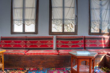 Blagaj, Bosna-Hersek, 11 Temmuz 2023: Blagaj Tekke - Bosna-Hersek 'teki deniz kıyısındaki uçurumlara inşa edilen tarihi Sufi manastırı