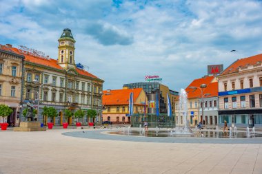 Osijek, Hırvatistan, 2 Temmuz 2023: Hırvatistan 'ın Osijek kentindeki Ante Starceviç Meydanı