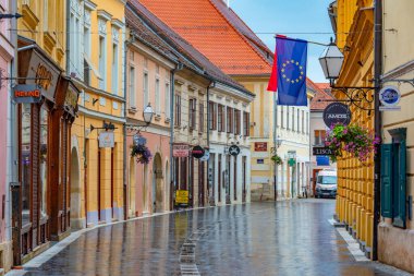 Varazdin, Hırvatistan, 3 Temmuz 2023: Hırvat kenti Varazdin 'de bir yaz akşamı