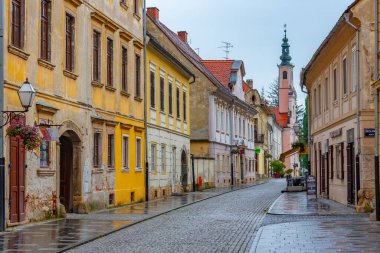 Varazdin, Hırvatistan, 3 Temmuz 2023: Hırvat kenti Varazdin 'de bir yaz akşamı