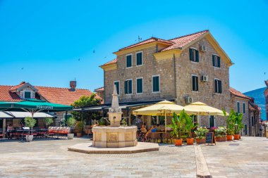 Herceg Novi, Karadağ, 4 Temmuz 2023: Herceg Novi, Karadağ 'da Belavista Meydanı