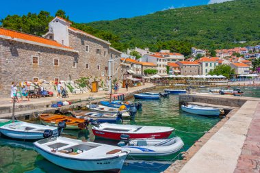 Petrovac, Karadağ, 6 Temmuz 2023: Karadağ 'ın Petrovac kentinde marina manzarası