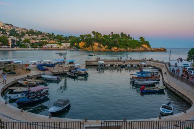 Ulcinj, Karadağ, 6 Temmuz 2023: Karadağ 'ın Ulcinj kentinde marina manzarası