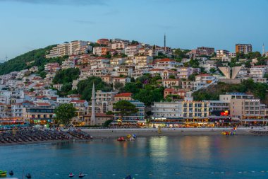 Ulcinj, Karadağ, 6 Temmuz 2023: Karadağ 'ın Ulcinj kentinde bir plajda gün batımı