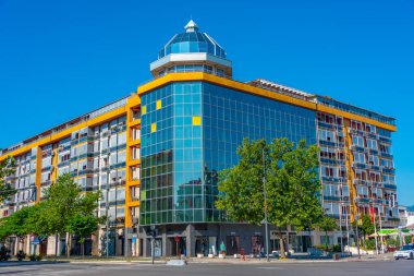 Podgorica, Karadağ, 9 Temmuz 2023: Karadağ 'ın Podgorica kentindeki ticaret caddesi