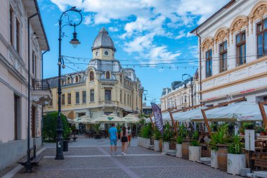 Craiova, Romanya, 7 Ağustos 2023: Romanya 'nın Craiova kentindeki yaya caddesi