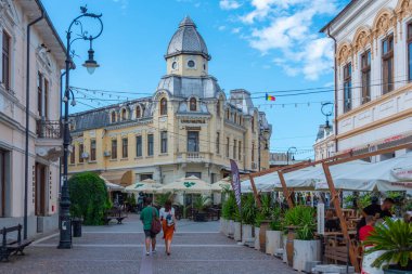 Craiova, Romanya, 7 Ağustos 2023: Romanya 'nın Craiova kentindeki yaya caddesi
