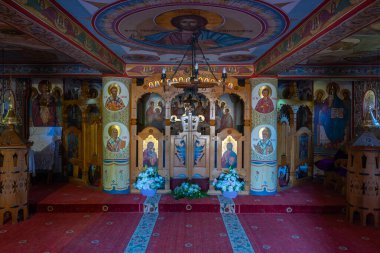 Barsana, Romanya, 12 Ağustos 2023: Romanya 'daki Barsana manastırının içi