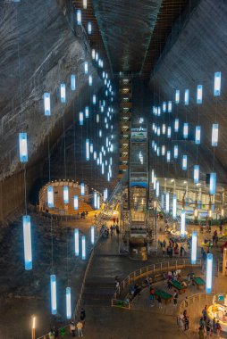 Turda, Romanya, 12 Ağustos 2023: Romanya 'da Turda tuz madeninin içi