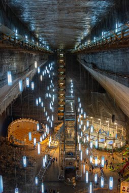 Turda, Romanya, 12 Ağustos 2023: Romanya 'da Turda tuz madeninin içi
