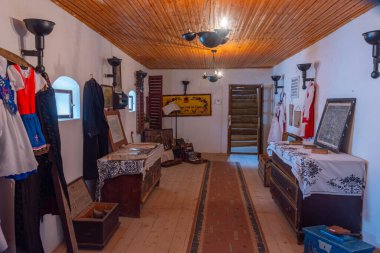 Mosna, Romanya, 15 Ağustos 2023: Romanya 'nın Mosna köyündeki müstahkem kilisedeki müze