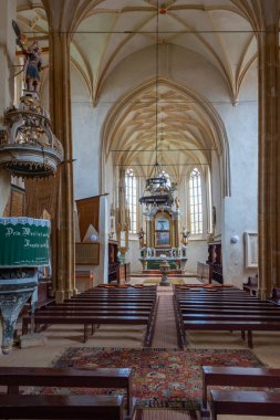 Mosna, Romanya, 15 Ağustos 2023: Romen köyü Mosna 'daki güçlendirilmiş kilise