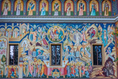 Neamt, Romanya, 16 Ağustos 2023: Romanya 'nın Neamt kentindeki Saint Ioan Yakob Kilisesi