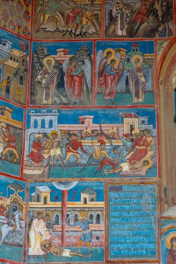 Voronet, Romanya, 17 Ağustos 2023: Romanya 'daki Voronet manastırındaki Fresklerin Detayları