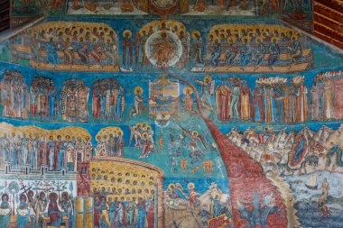 Voronet, Romanya, 17 Ağustos 2023: Romanya 'daki Voronet manastırındaki Fresklerin Detayları