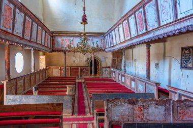 Viscri, Romanya, 18 Ağustos 2023: Romanya 'nın Viscri köyündeki güçlendirilmiş kilise