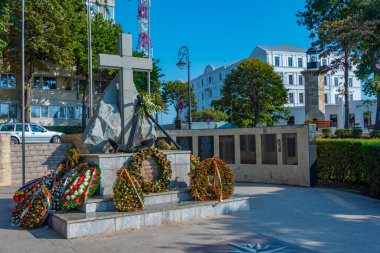 Köstence, Romanya, 20 Ağustos 2023: Romanya 'nın Köstence kentindeki sahil geçidinde Denizciler Haçı