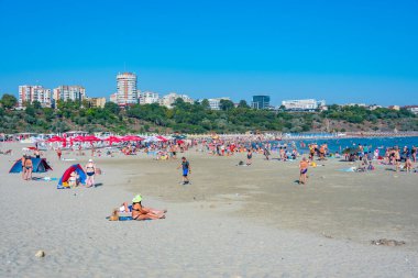 Köstence, Romanya, 20 Ağustos 2023: Romanya 'nın Köstence kentinde Playa Aloha' da yaz günü