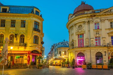 Bükreş, Romanya, 21 Ağustos 2023: Romanya 'nın eski Bükreş kentinde gün doğumu