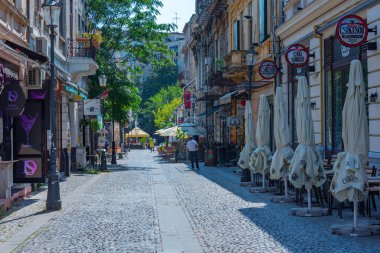 Bükreş, Romanya, 21 Ağustos 2023: Romanya 'nın eski Bükreş kentinde güneşli bir gün