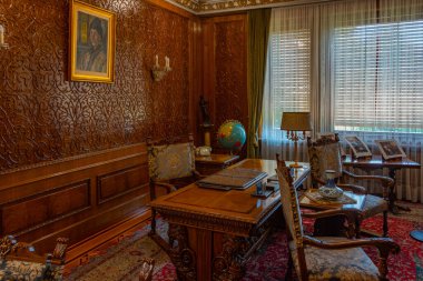 Bükreş, Romanya, 22 Ağustos 2023: Romanya 'nın Bükreş kentindeki Çavuşesku Evi' nin dekore edilmiş odaları