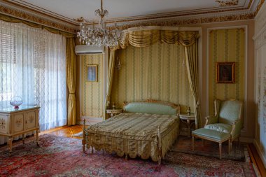 Bükreş, Romanya, 22 Ağustos 2023: Romanya 'nın Bükreş kentindeki Çavuşesku Evi' nin dekore edilmiş odaları