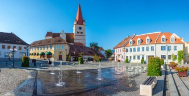 Cisnadie, Romanya, 14 Ağustos 2023: Romanya 'nın Cisnadie kentinde devrim meydanı