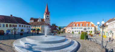 Cisnadie, Romanya, 14 Ağustos 2023: Romanya 'nın Cisnadie kentinde devrim meydanı