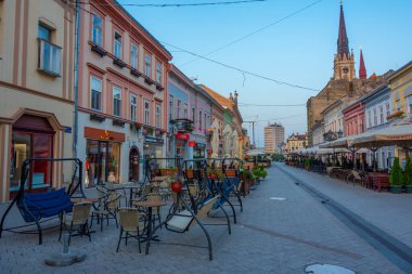 Novi Sad, Sırbistan, 24 Temmuz 2023: Sırp kenti Novi Sad 'ın merkezinde sokak