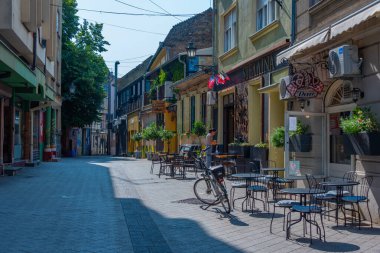 Novi Sad, Sırbistan, 24 Temmuz 2023: Sırp kenti Novi Sad 'ın merkezinde sokak