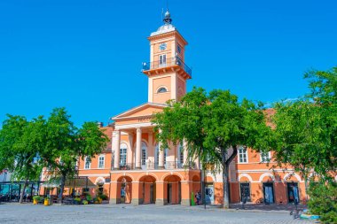 Sombor, Sırbistan, 24 Temmuz 2023: Sırbistan 'ın Sombor kentindeki Grasalkoviç sarayında yaz günü