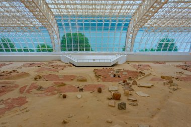 Lepenski Vir, Sırbistan, 26 Temmuz 2023: Sırbistan 'ın Lepenski Vir kentindeki paleolitik köy