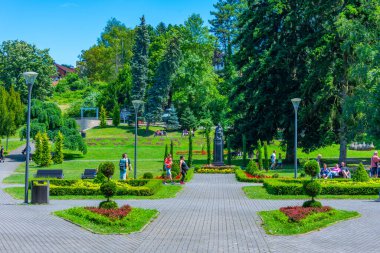 Vrnjacka Banja, Sırbistan, 27 Temmuz 2023: Sırbistan 'ın Vrnjacka Banja kentindeki spa parkı