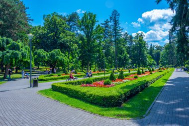 Vrnjacka Banja, Sırbistan, 27 Temmuz 2023: Sırbistan 'ın Vrnjacka Banja kentindeki spa parkı
