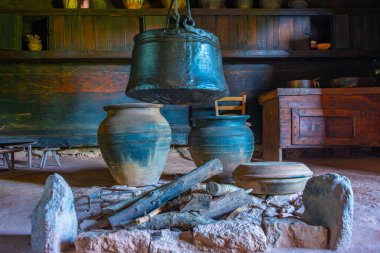 Sirogojno, Sırbistan, 28 Temmuz 2023: Sirogojno, Sırbistan 'daki Staro Selo Açık Hava Müzesi